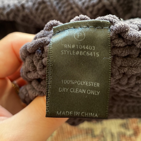 JOA cold shoulder sweater - Picture 5 of 5